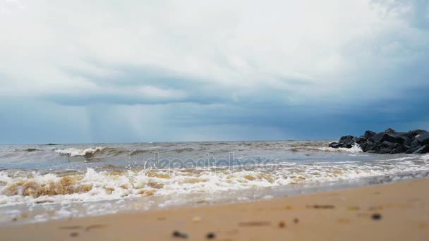 Strand zonnige dag leeg blauw zomer hemel zeewater — Stockvideo