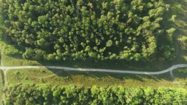 Anteni: Uçuş köy yolunda üzerinde
