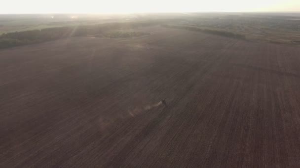 Vídeo Filmagem vista aérea combina colheita vista superior — Vídeo de Stock