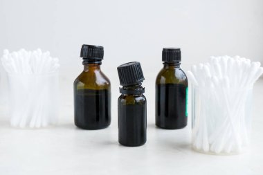 şişe yeşil antiseptik ile