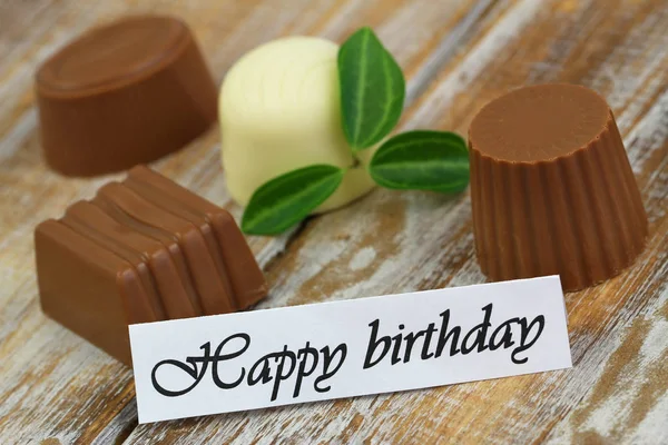 Cartão Aniversário Feliz Com Chocolates Variados — Fotografia de Stock