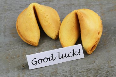 İyi şanslar kartı ile fal kurabiyesi