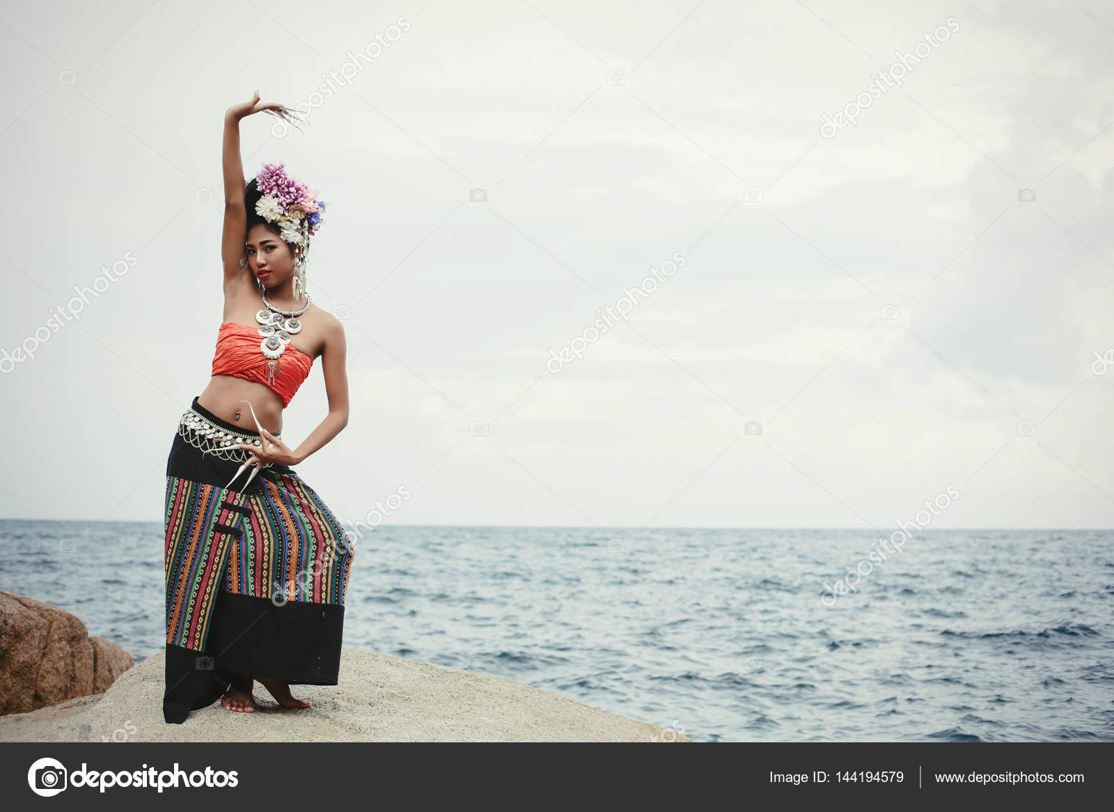 Thai Girl Dance