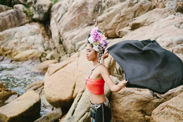 Тайська дівчина в Таїланді традиційний одяг — стокове фото