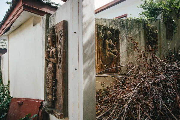 Abandoned Resort in tropics, — Stock Photo, Image