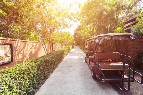 Jardín del hotel de lujo — Foto de Stock