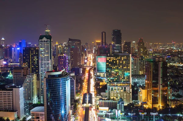 曼谷城市的夜空在夜晚时分 — 图库照片
