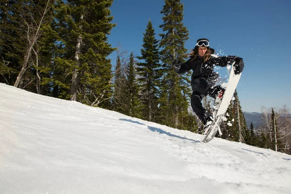 Snowboardman Veel Plezier Springen Sneeuw Wintersport Vakantie Bergen Lucht Resort — Stockfoto