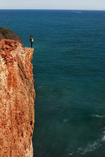 Man Standing Beautiful Cliff Looking Ocean Gull Bird Enjoy Travel — Stock Photo, Image