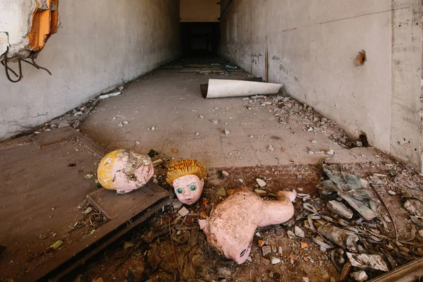 Old Dolls Abandoned Building — Stock Photo, Image