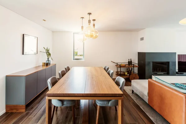 Perabotan Ruang Tamu Interior Meja Makan Mini Bar Dengan Alkohol — Stok Foto