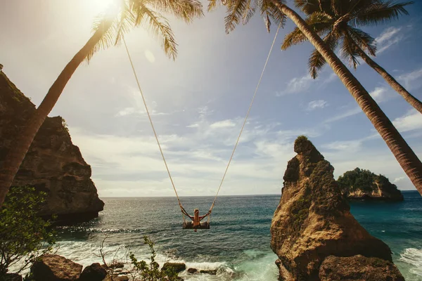 Female Swinging Tropical Palm Beach Sunny Summer Day Paradise — Stock Photo, Image
