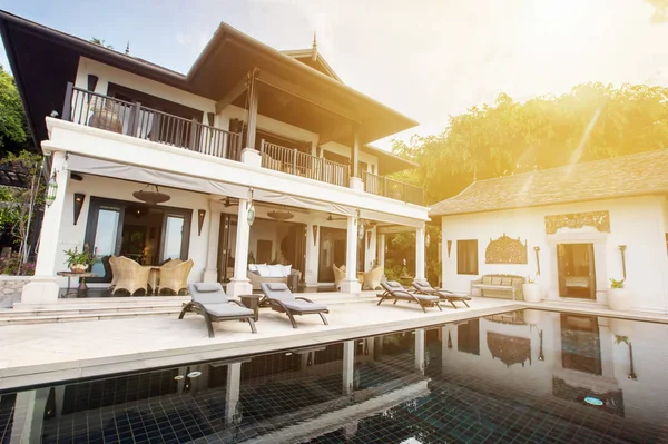 Zwembad Luxe Villa Interieur — Stockfoto