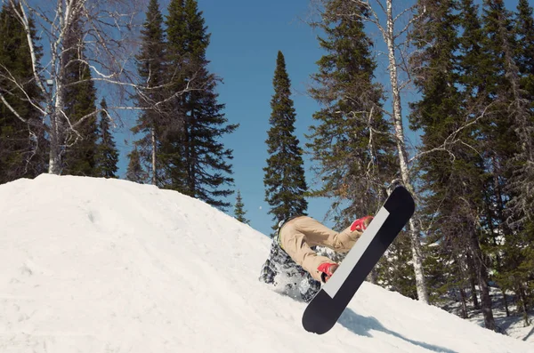 Snowboarder Cadere Montagna Neve — Foto Stock