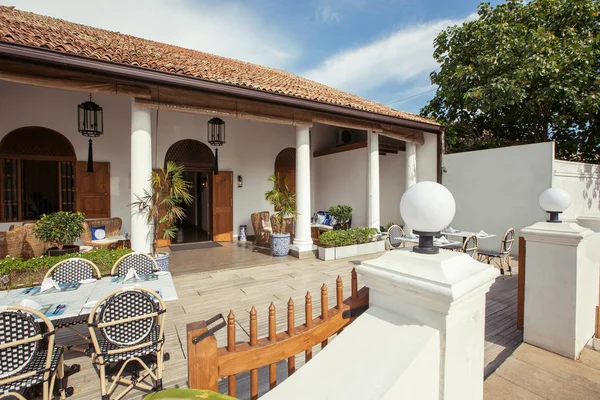 スリランカの美しい高級熱帯ホテルのインテリア屋外 — ストック写真