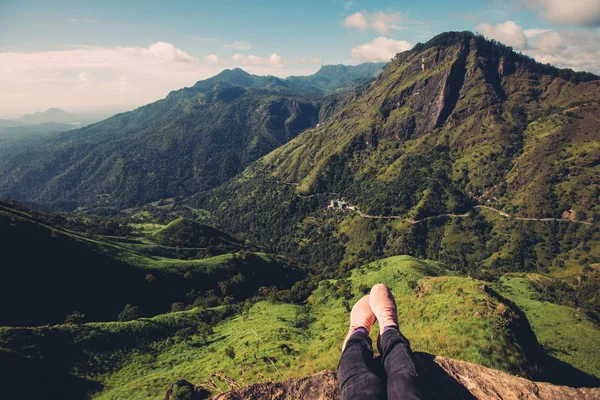 Traveling Woman Feet Wearing Pink Shoos Beautiful View Mountains Valley — Stock Photo, Image