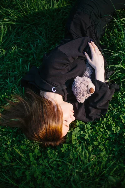 Portrait Teen Girl Lying Sleeping Outdoor Green Gross Little Toy — Stock Photo, Image