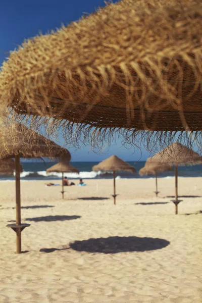 Beach Umbrellas Blue Ocean Summer Travel Vacation Sea Shore — Stock Photo, Image