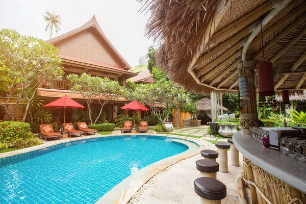 Área Piscina Com Bar Resort Luxo Dia Quente Verão Férias — Fotografia de Stock