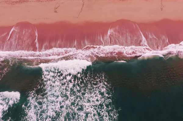 Letecký Pohled Oceánské Vlny Bílou Pěnou Tyrkysovou Vodou — Stock fotografie