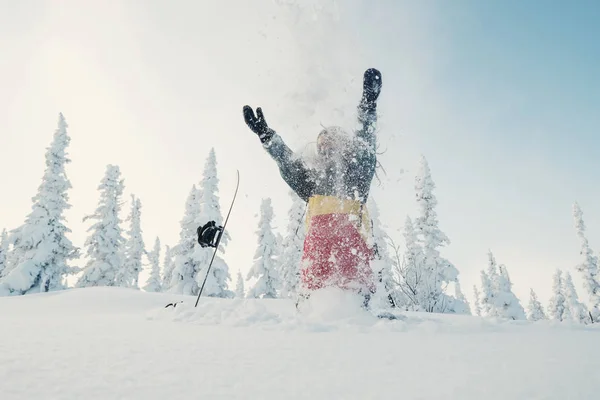 Snowboarder Female Rasta Color Hoodie Throwing Snow Enjoying Fresh Powder — 스톡 사진