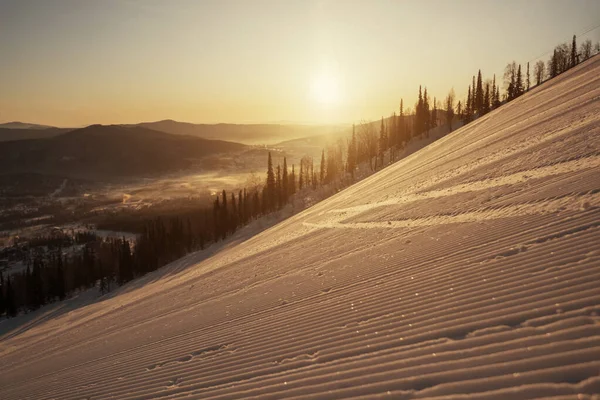 Sneeuw Oppervlak Steile Helling Geprepareerd Geprepareerd Voor Alpine Skiën Bij — Stockfoto