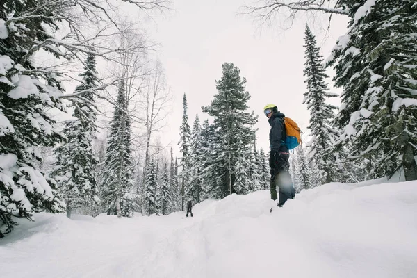 Freerider Snowboarder Floresta Coberta Neve Inverno Neve Profunda — Fotografia de Stock