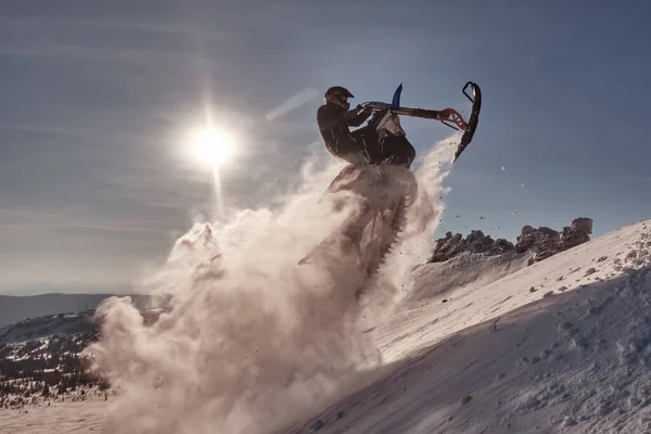 Snowbike Cavalier Dans Vallée Montagne Dans Belle Poudre Neige Modifier — Photo