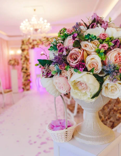 Bouquet di fiori, decorazione di nozze, fatto a mano . — Foto Stock