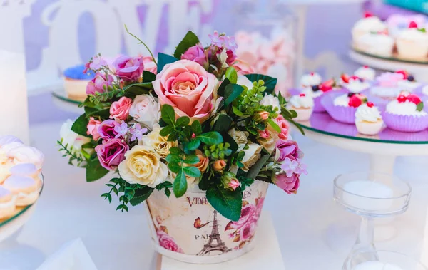 手作り結婚式の装飾、花の花束. — ストック写真