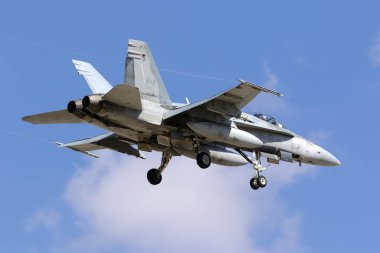 Luqa, Malta 22 Eylül 2017: Kanada Hava Kuvvetleri Mcdonnell Douglas Cf-188a Hornet (Cf-18a) (188783) final pist 13 için.
