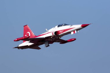 Luqa, Malta 22 Eylül 2017: Northrop (Canadair) Nf-5a-2000 (Cl-226) Türk Hava Kuvvetleri görüntülemek takım Türk yıldızlar için bir alıştırma oturumu Mia2017 için önümüzdeki hafta sonu izinli.