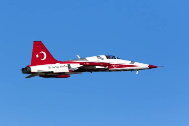 Luqa, Malta 22 Eylül 2017: Northrop (Canadair) Nf-5a-2000 (Cl-226) Türk Hava Kuvvetleri görüntülemek takım Türk yıldızlar için bir alıştırma oturumu Mia2017 için önümüzdeki hafta sonu izinli.