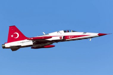 Luqa, Malta 22 Eylül 2017: Northrop (Canadair) Nf-5a-2000 (Cl-226) Türk Hava Kuvvetleri görüntülemek takım Türk yıldızlar için bir alıştırma oturumu Mia2017 için önümüzdeki hafta sonu izinli.