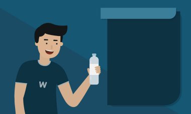 Bir adam içki şişe su.