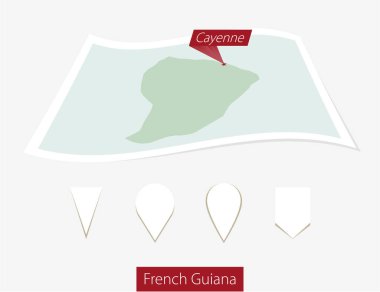 Fransız Guyanası Haritası kağıt sermaye Cayenne gri arka plan üzerinde eğri.