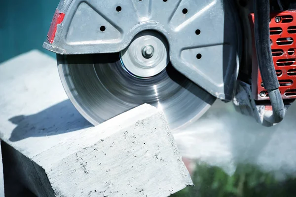 Beton kesme taş.