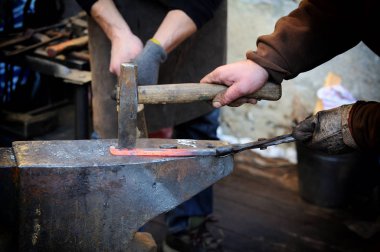 Demirci at nalı başladı