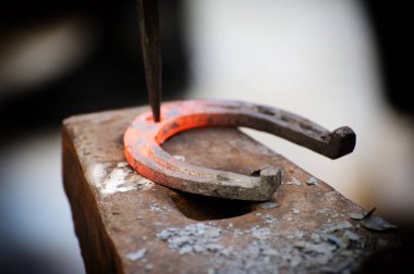 Demirci at nalı başladı