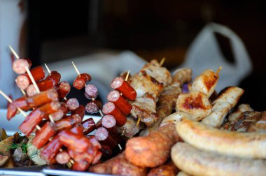 Izgara sosis yakın çekim .