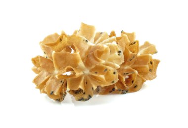 Gevrek lotus çiçeği çerez beyaz arka plan üzerinde.