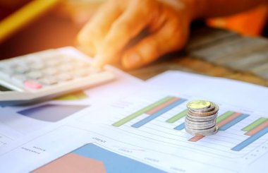 Kavram iş, sikke üzerinde grafik hesap makinesi üzerinde el ile.