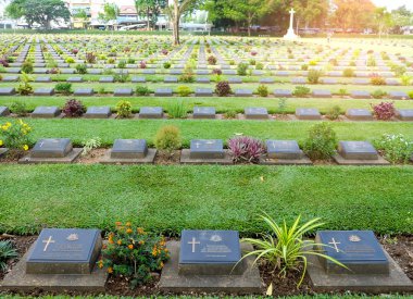 Kanchanaburi, Tayland - Mayıs, 2017: Askeri Koalisyonu mezar etiketi