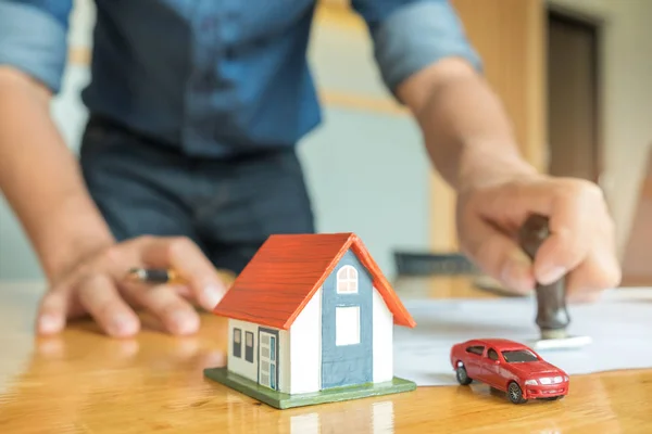 Pencere boyutu kağıt, Model ev ve model araba park kullanıyor 