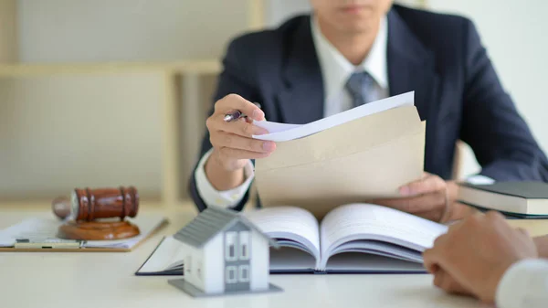 Lawyer Currently Providing Legal Advice Real Estate Trading — Stock Photo, Image