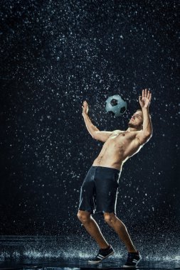 Futbolcu su damlaları