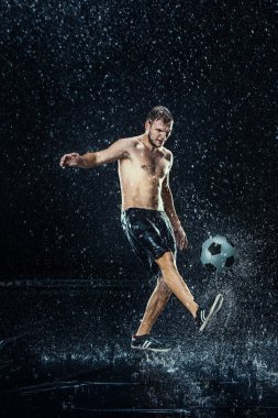 Futbolcu su damlaları