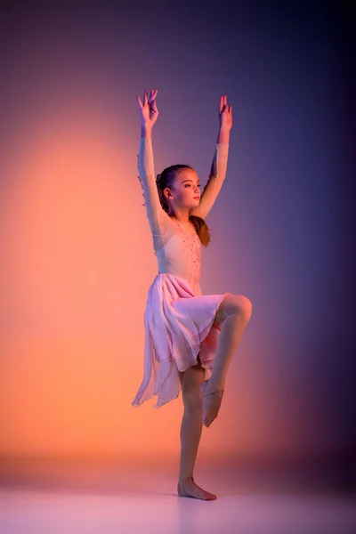 Tancerz baletowy Nastolatka — Zdjęcie stockowe
