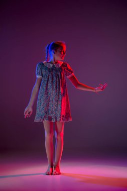 Genç modern bale dansçısı