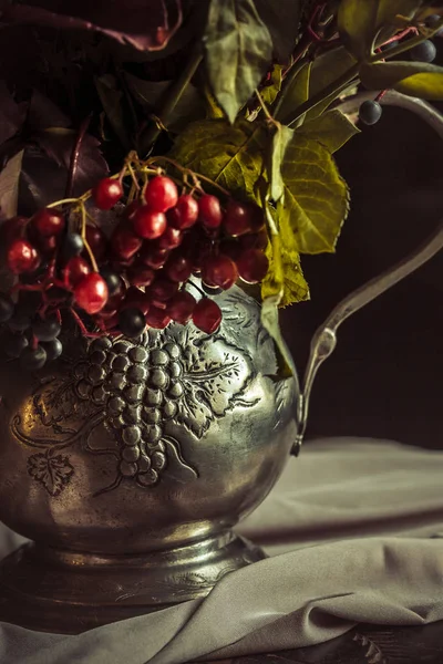 Natura morta con fiori d'autunno — Foto Stock